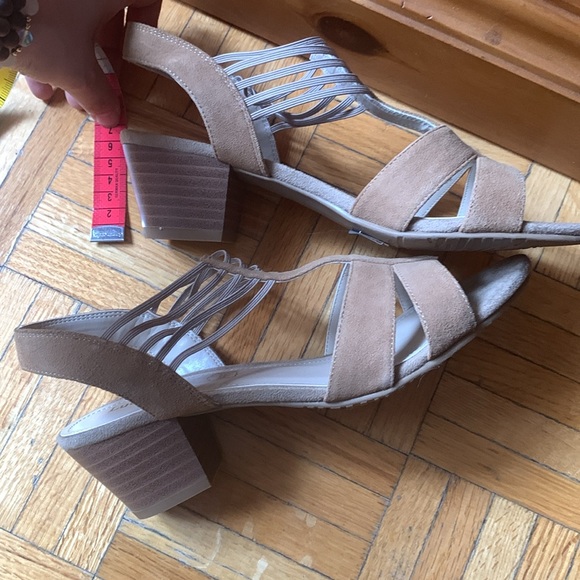 Brand New Women’s comfortable leather strappy sandals 7.5 - Picture 3 of 4